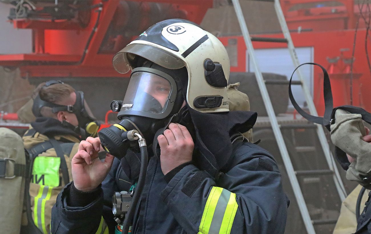 Небо над Уфою стало чорним! Дрони рознесли один із ключових російських НПЗ