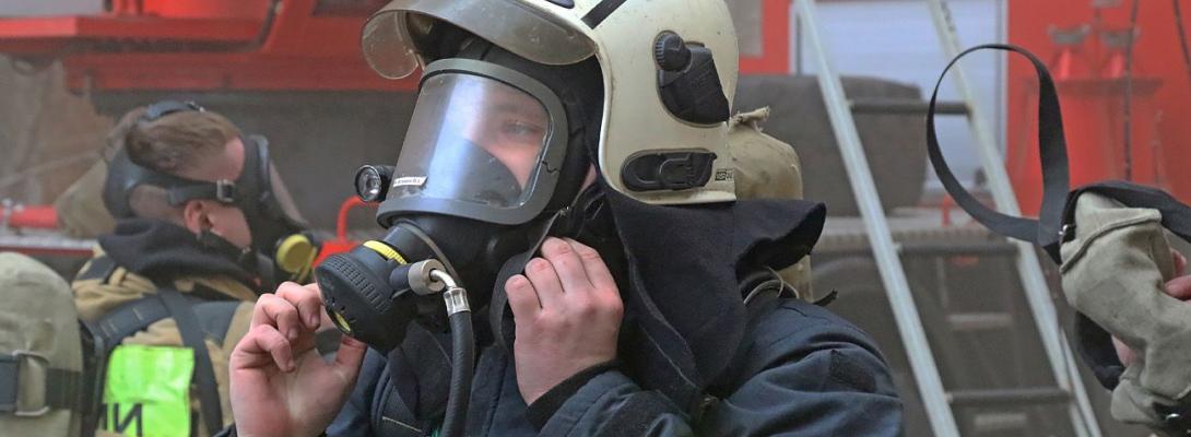 Небо над Уфою стало чорним! Дрони рознесли один із ключових російських НПЗ