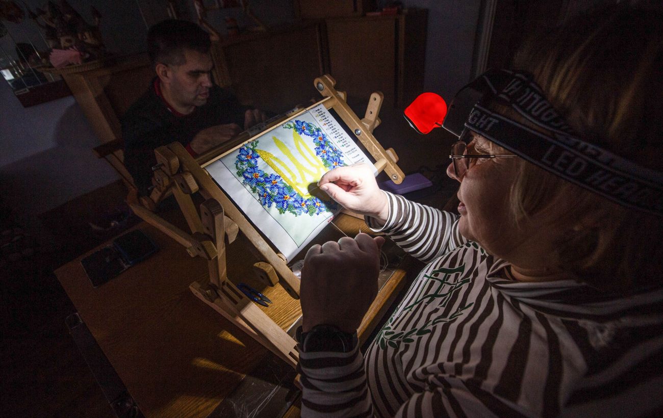 По Україні почали продовжувати відключення світла на тлі атаки: де саме