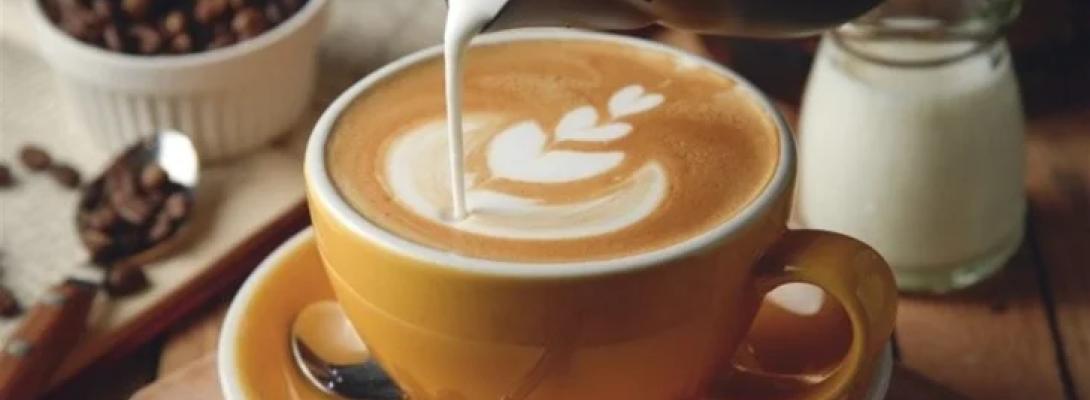 Чому не варто поєднувати добавки з кавою: фармацевт розкрив основні ризики для здоров’я