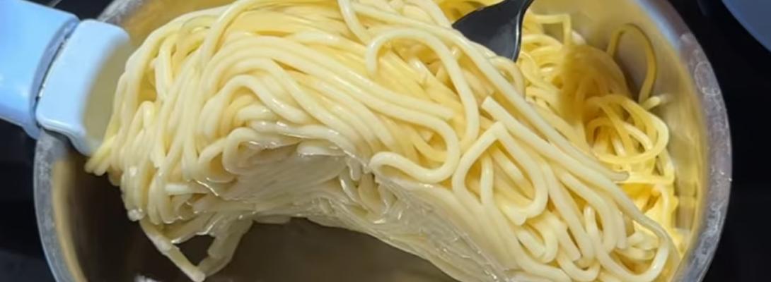 Злиплися макарони? Дізнайся простий спосіб, який допоможе повернути їм ідеальну текстуру