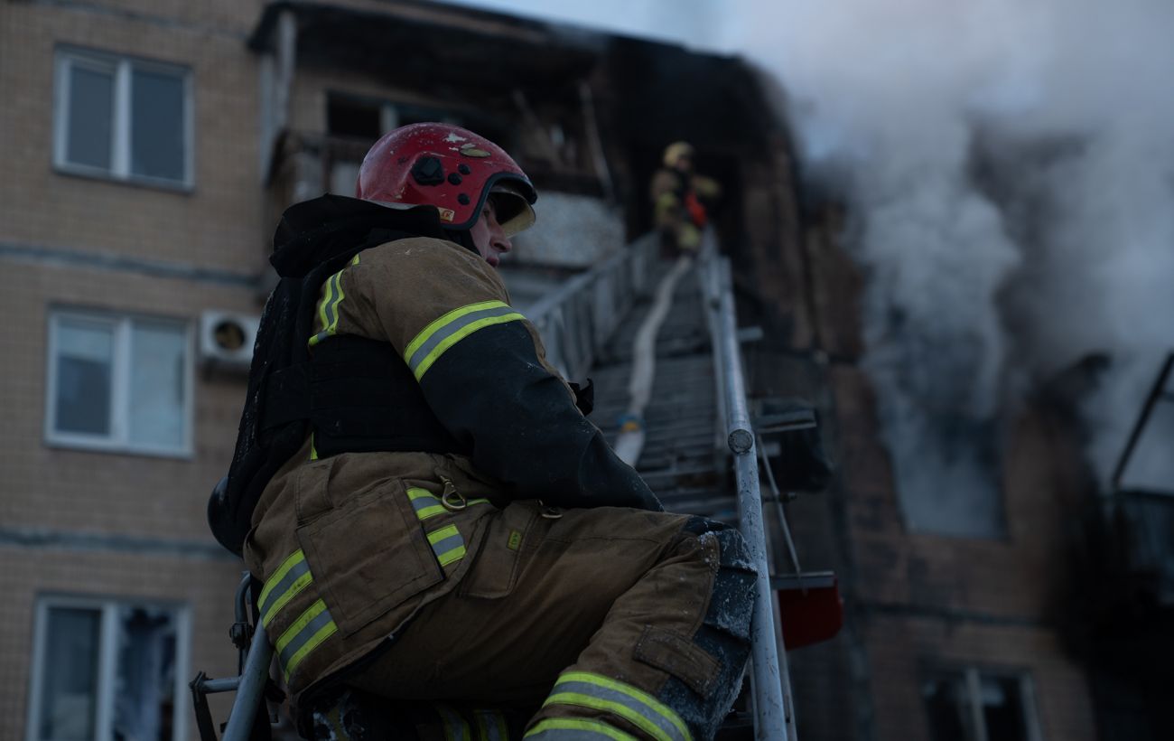 Кривава ніч в Одесі! Окупанти вдарили по багатоповерхівці: під завалами шукають людей 