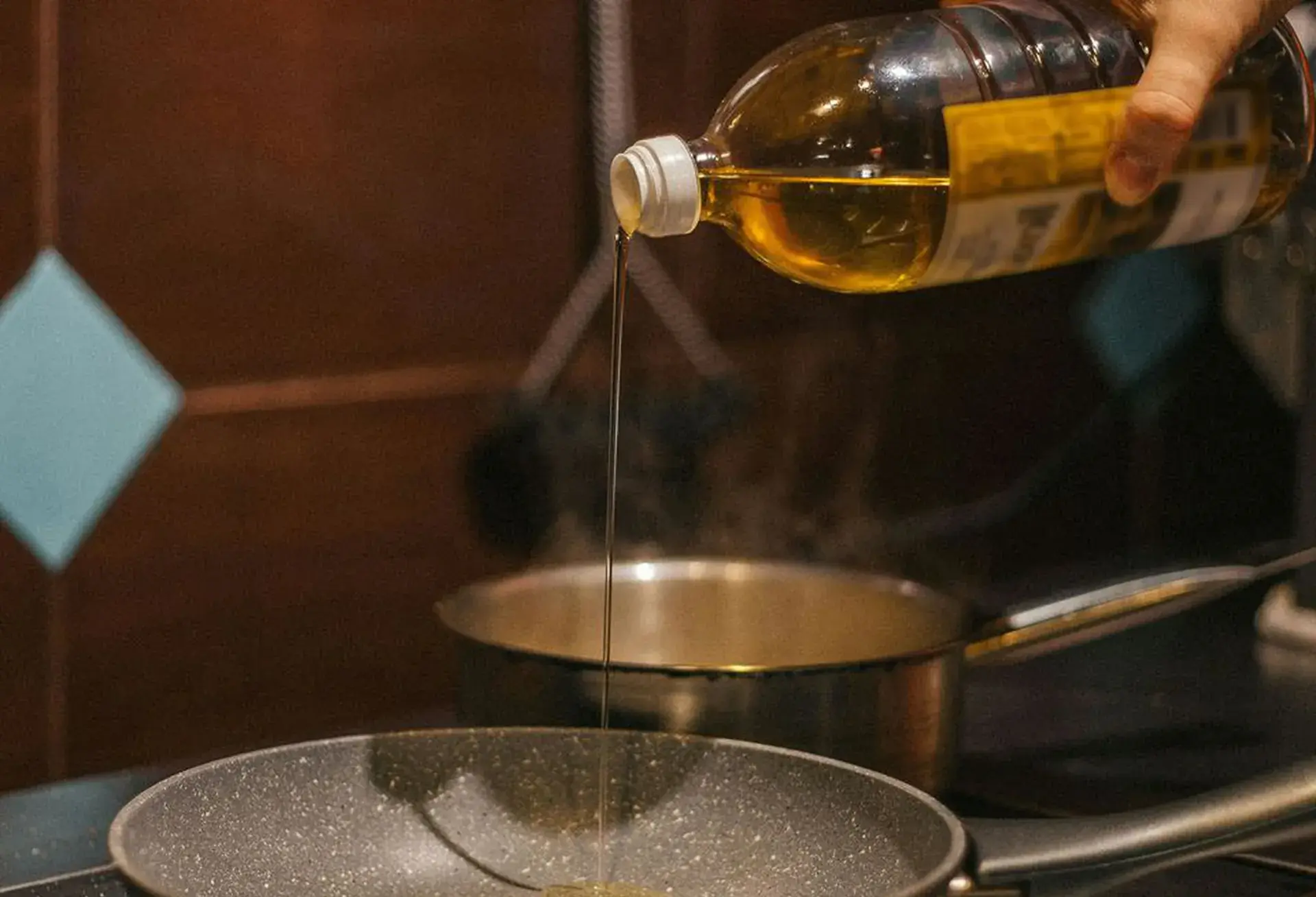 Що не можна смажити на олії: продукти, які втрачають смак і корисні властивості 