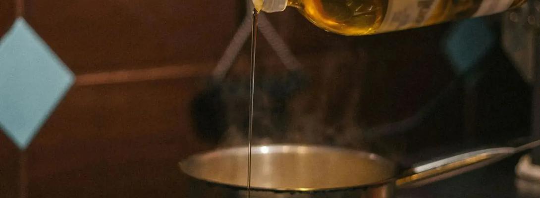 Що не можна смажити на олії: продукти, які втрачають смак і корисні властивості 