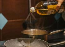 Что нельзя жарить на масле: продукты, теряющие вкус и полезные свойства