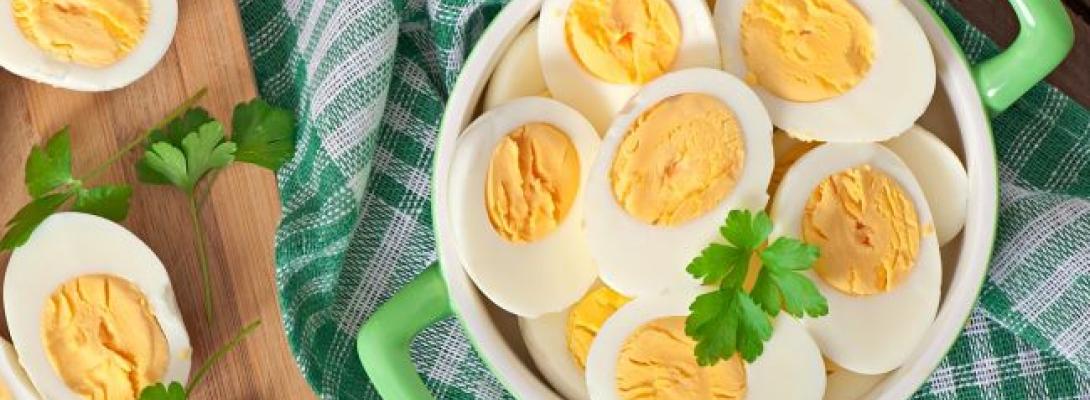 Скільки днів можна зберігати варені яйця та як не отруїтися: поради експертів