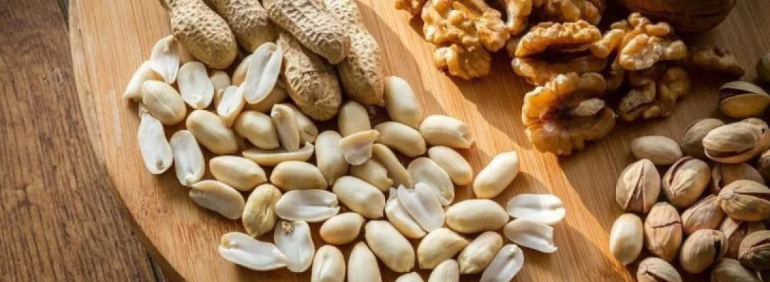 Названо вид горіхів, який знижує ризик серцево-судинних захворювань: що варто знати