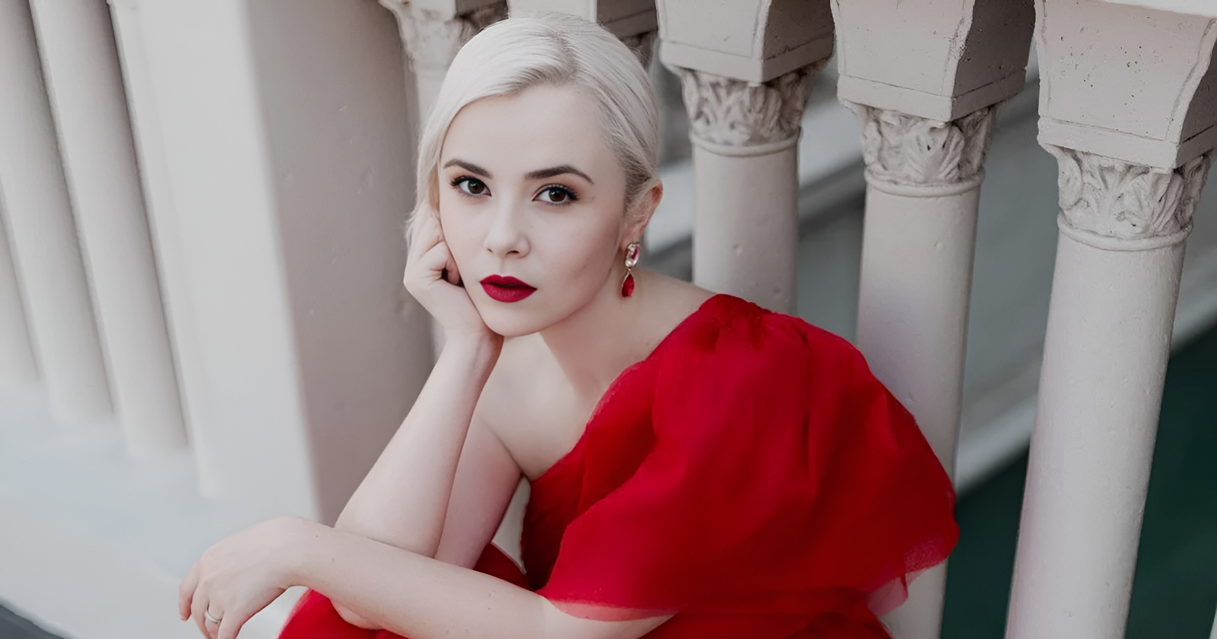 Повернення, якого чекали роками: Міка Ньютон заінтригувала заявою про концерт в Україні