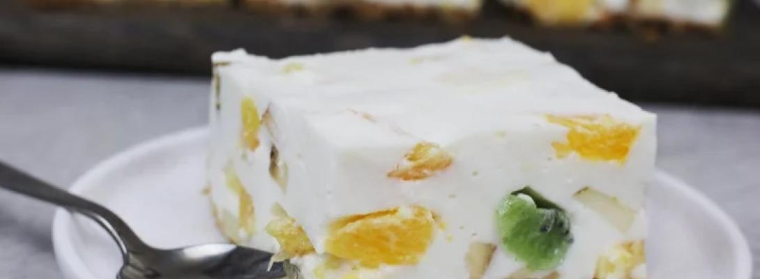 Торт без випічки з фруктами: простий домашній десерт, який готується за лічені хвилини