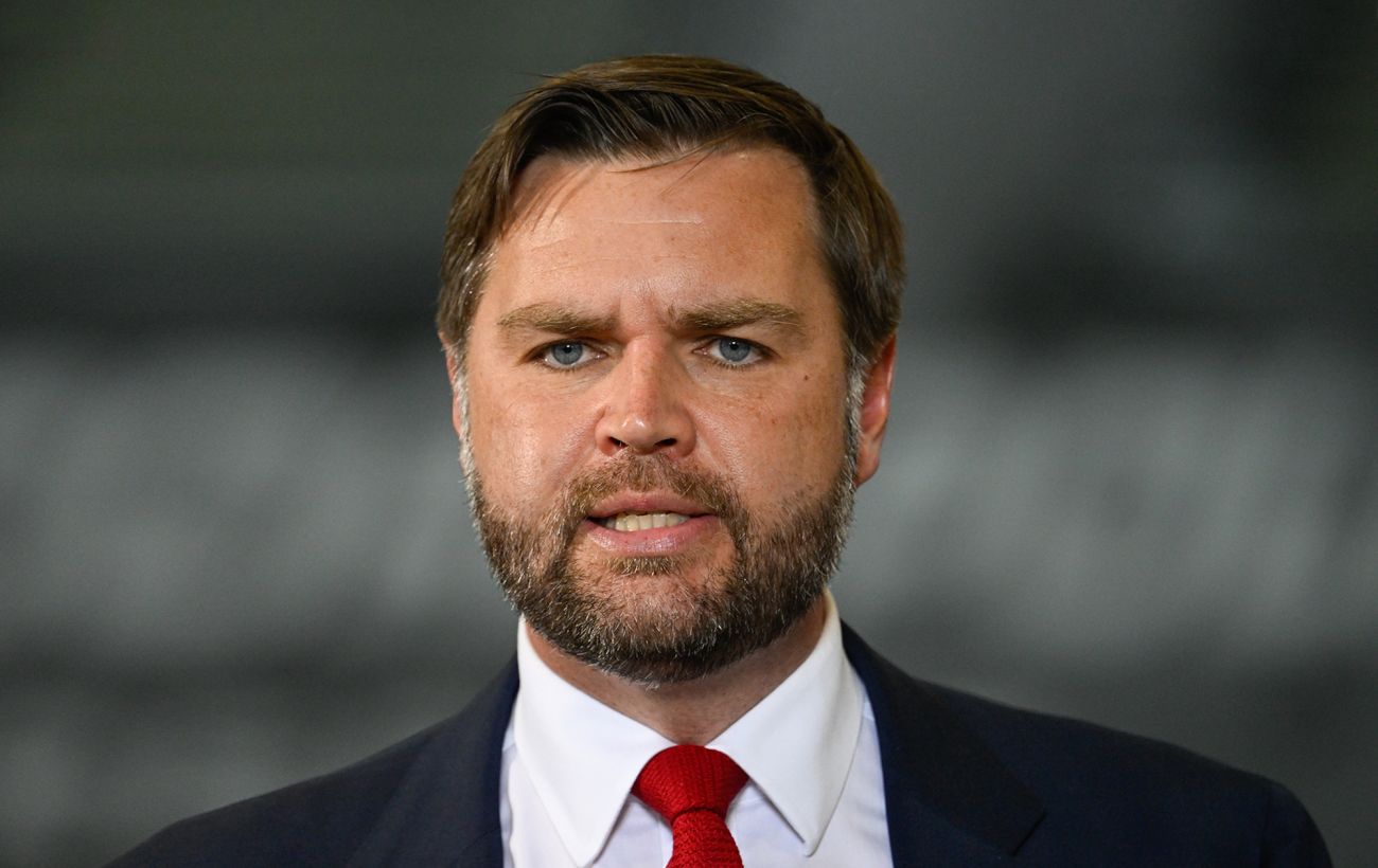 Венс спробував виправдати Трампа за критику в бік Папи Римського: реакція Білого дому