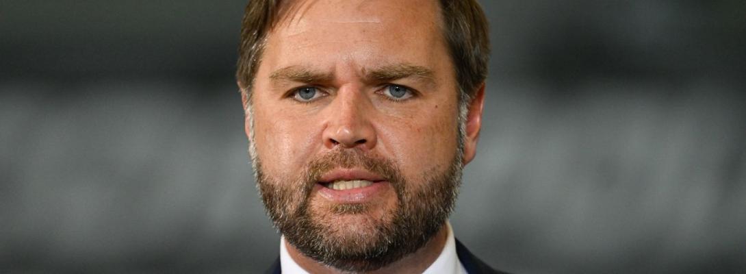 Венс спробував виправдати Трампа за критику в бік Папи Римського: реакція Білого дому