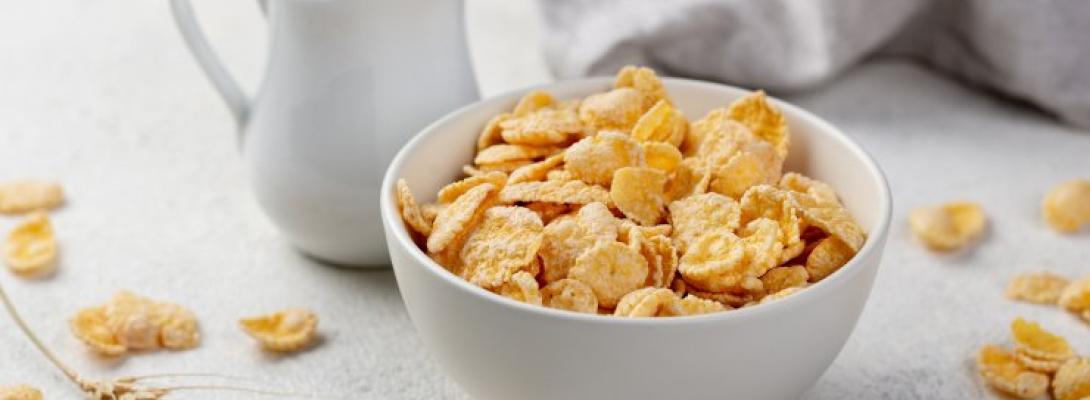 Що не варто їсти на сніданок: лікарі назвали популярні продукти, які шкодять організму