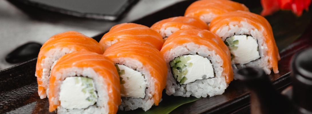 Фанати суші в небезпеці! Вірус із сирої риби може призводити до серйозних уражень очей