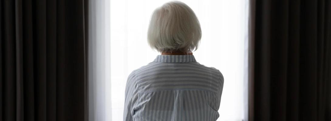 Три ранні симптоми деменції, які часто приймають за звичайний стрес і перевтому