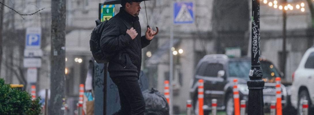 Антициклон Quirin змінить погоду в Україні: де сьогодні дощитиме, а де розігріє до +17