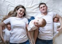 Делают ли дети родителей более счастливыми: неожиданные выводы нового научного исследования