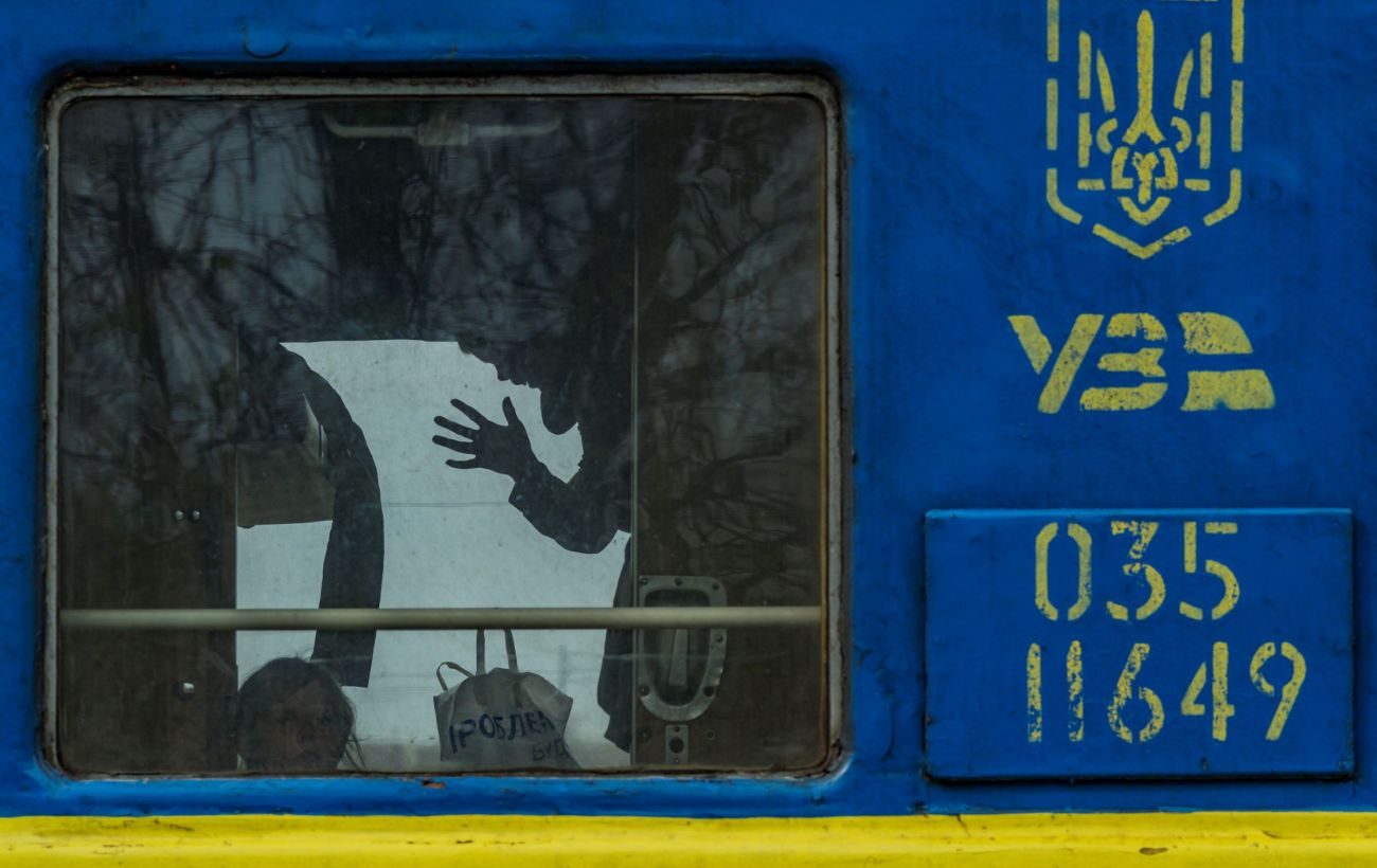 Зупинка не через дрони: у поїзді УЗ сталось "поповнення" просто під час руху