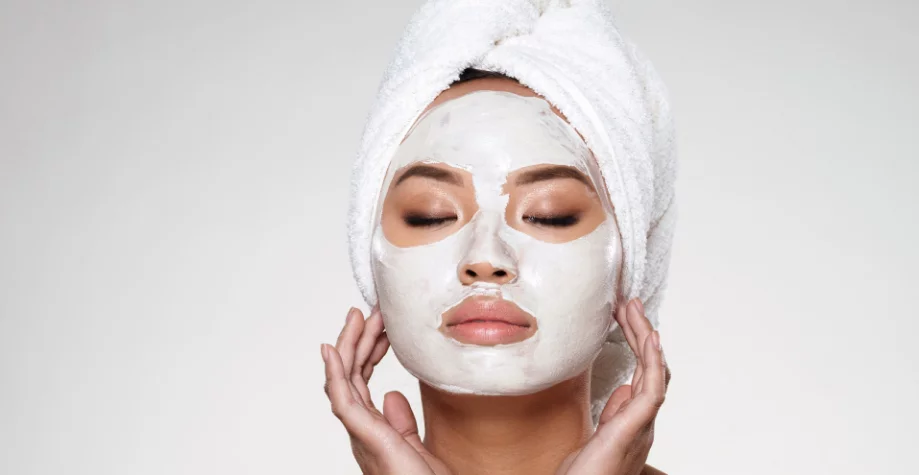 Обережно з доглядом! Дерматолог назвала маски для обличчя, які краще не використовувати