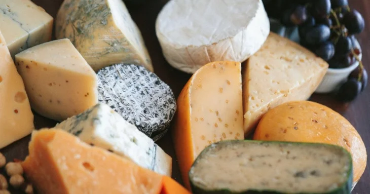 Дієтологи попереджають: який твердий сир варто обмежити, щоб не нашкодити серцю 