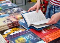 В Україні зростає попит на книжки державною мовою: що читають українці найбільше?