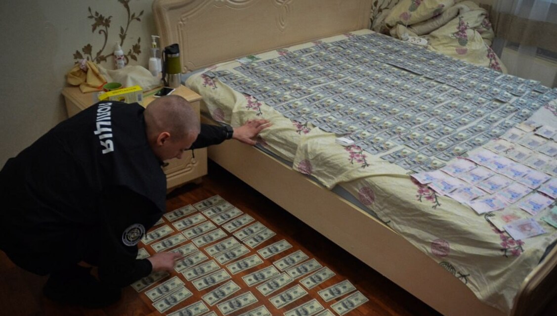 Кримінальний механізм Києва: іноземців масово легалізовували через підставні документи