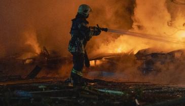 Ніч жаху в Сумах: російські дрони вдарили по житлових будинках і лікарні