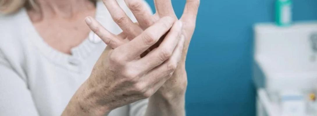 Біль у суглобах: як відрізнити артрит від артрозу і не втратити шанс на ефективне лікування