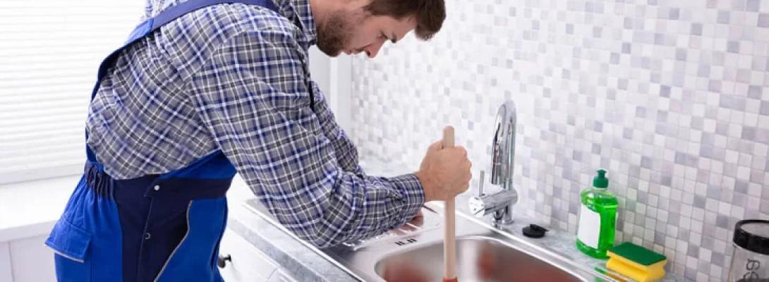 Жодного нальоту і запаху: як легко відмити раковину без дорогих мийних засобів