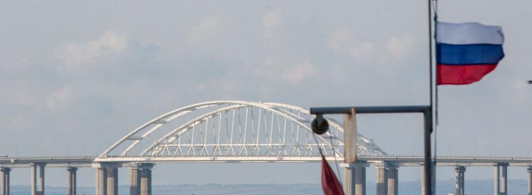 ВМС України уразили російські катери, які охороняли Кримській міст: подробиці
