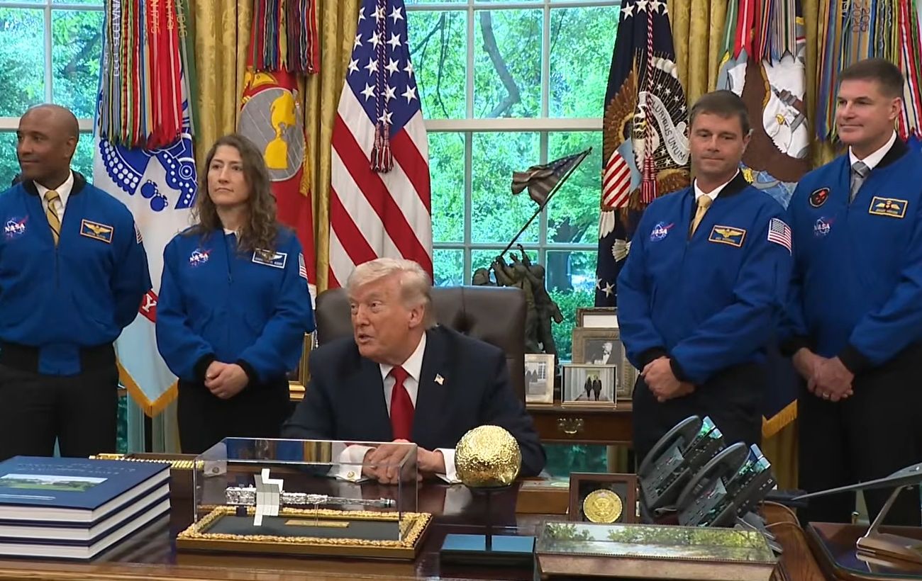 "Нам доведеться спробувати": Трамп шокував заявою про власний політ на Місяць