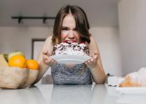Чим краще заїдати стрес: продукти, які допомагають заспокоїти нервову систему 