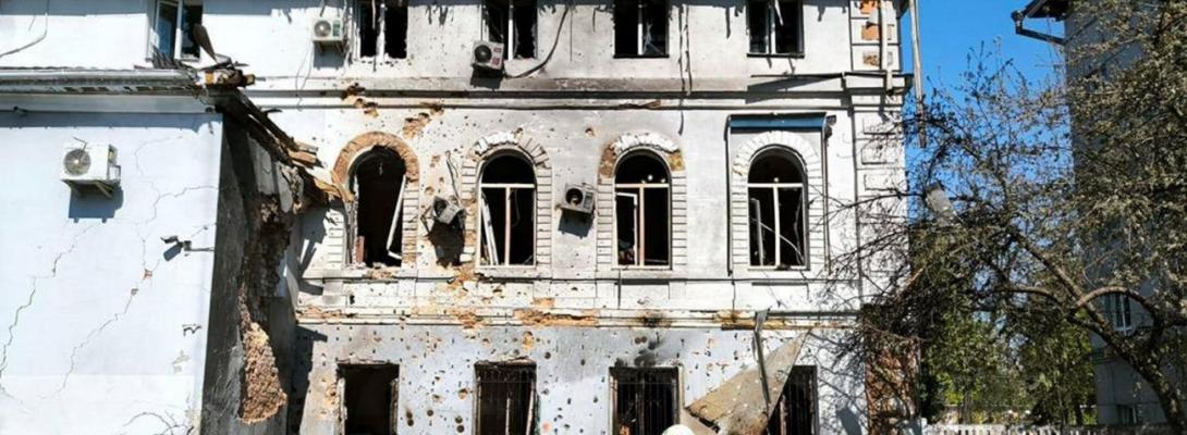 Російські окупанти атакували центр Чернігова, є постраждалі та руйнування 
