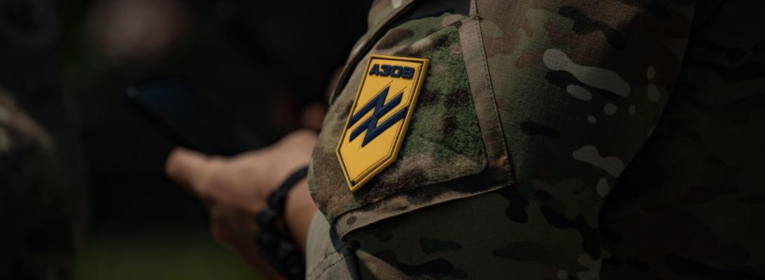 "Азов" заявив, що "повертається" до Маріуполя: що відомо про контроль неба над містом