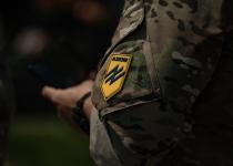 "Азов" заявив, що "повертається" до Маріуполя: що відомо про контроль неба над містом