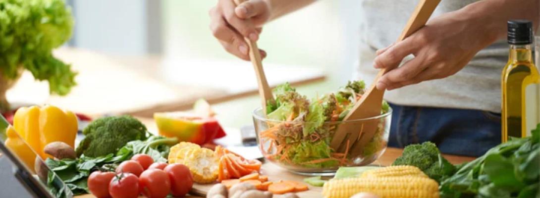 Що їсти для міцних кісток: несподівані продукти з високим вмістом кальцію