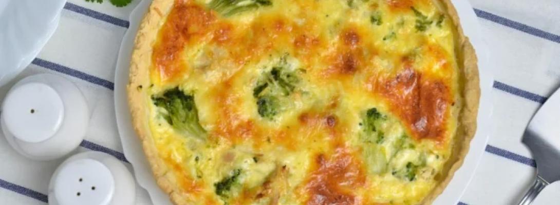 Як приготувати ситний киш з куркою та овочами: ідеальне рішення для швидкого перекусу