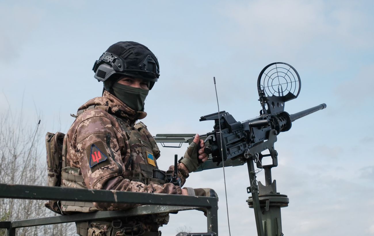 Летіли дрони та балістика, понад 20 прильотів: як ППО відпрацювала по цілях рф