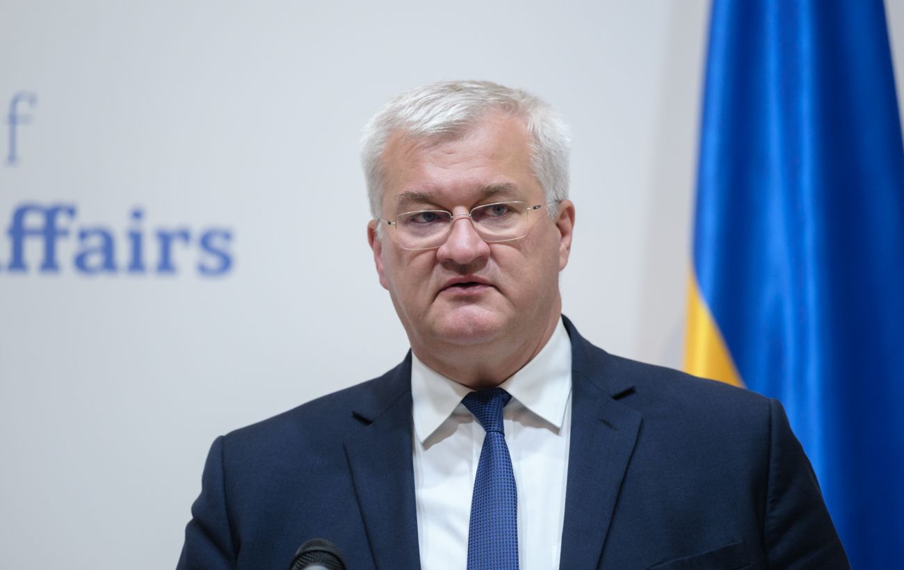 Андрій Сибіга вперше зустрівся з новою главою МЗС Угорщини: про що говорили