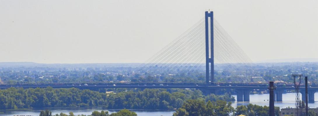 У Києві на кілька днів обмежують рух Південним мостом: де не проїхати (схема)