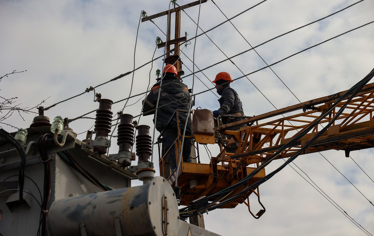 Російський дрон атакував бригаду енергетиків на Харківщині: двоє людей госпіталізовані