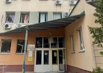 Унаслідок ракетно-дронової атаки рф у Києві постраждала будівля податкової служби