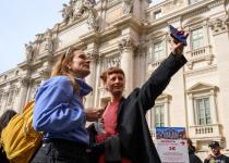 Обычное фото может открыть доступ к вашим отпечаткам пальцев: что известно о новой угрозе