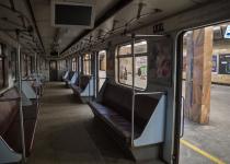 Потяги метро в Києві пропонують залишати на станціях під час атак рф: що це змінить