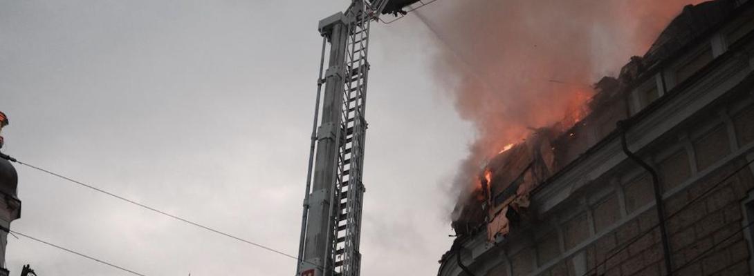 "Мистецький арсенал" у Києві опинився під ударом під час російської атаки: виникла пожежа