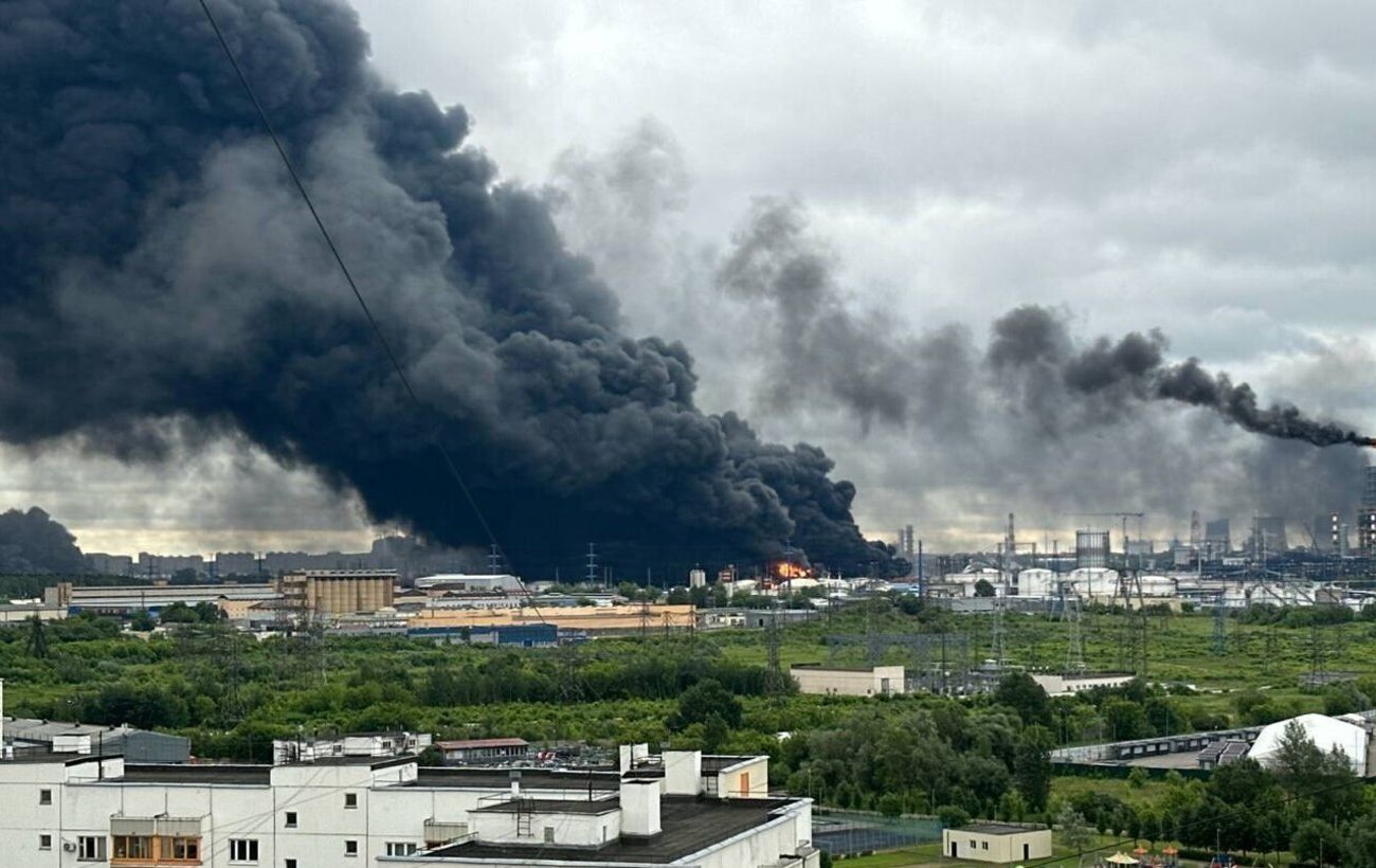 Москва горить! Російська столиця зазнала однієї з наймасованіших атак дронів