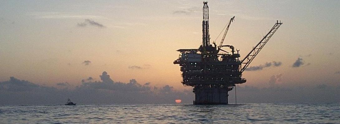 Світові ціни на нафту стрімко падають: ринок реагує на відновлення Ормузької протоки