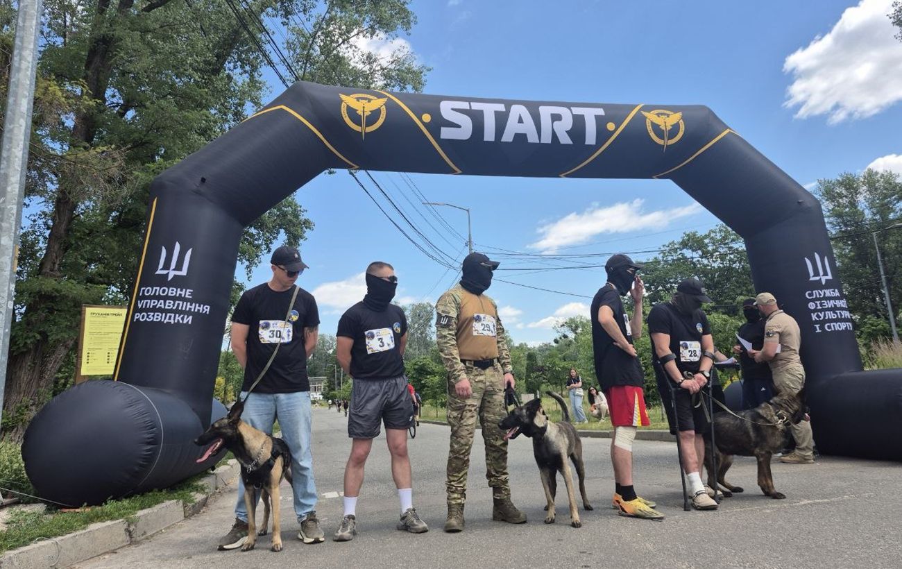 У Києві "собаки-бійці" і кінологи встановили рекорд України: як пройшов перший K9-забіг