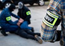 Польща негайно депортує 9 українців, яких підозрюють у роботі на рф: подробиці