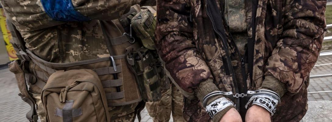 Бійці полку "Скеля" взяли в полон окупанта за допомогою дрона: епічне відео