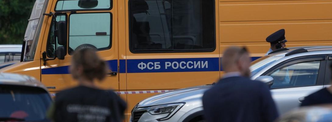 Массированная атака беспилотников на Белгород: сообщают о попадании по зданию ФСБ